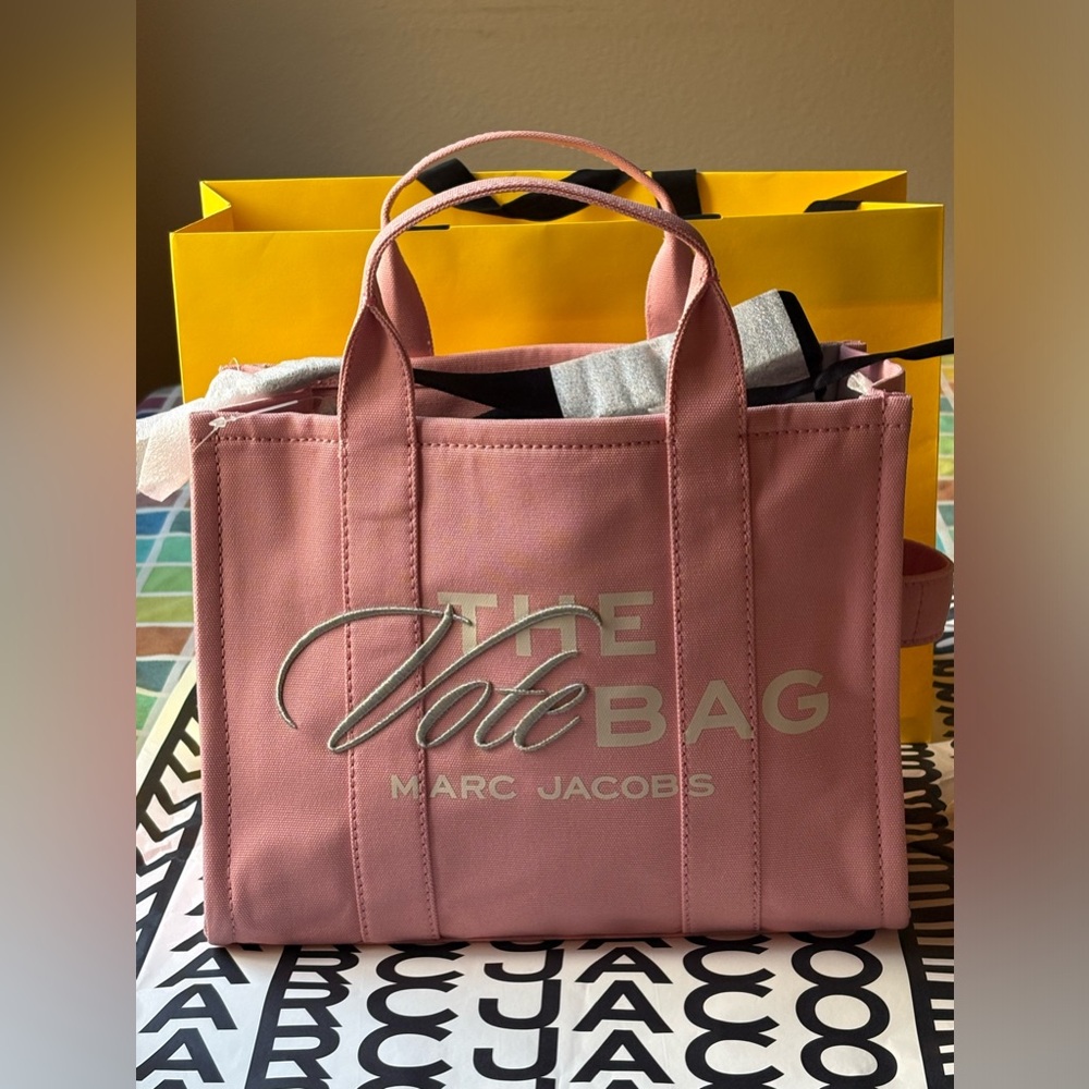 🗳️ MARC JACOBS THE VOTE TOTE 🗳️ NWT 🗳️ - Picture 14 of 16